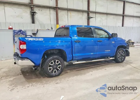 2017 Toyota Tundra Crewmax Sr5 z USA, uszkodzony, nr VIN 5TFDW5F10HX589857